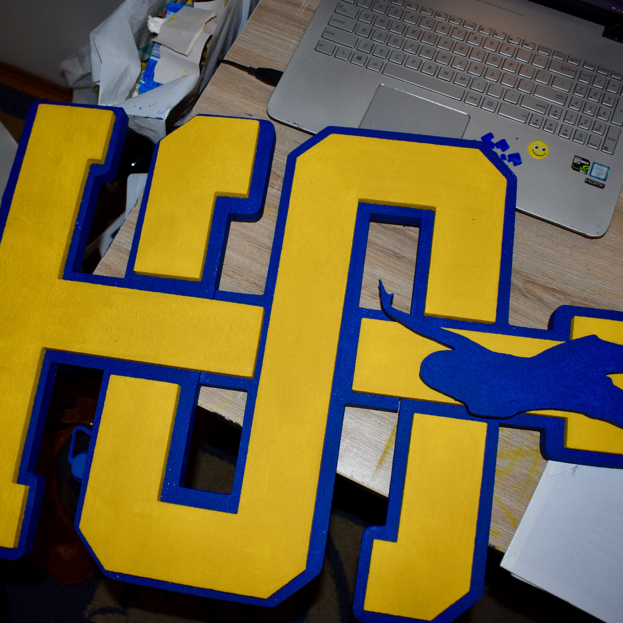 Ima li među vama sviftija? ♥️
-
#zidnedekoracije #zidnedekoracijeodstiropora #taylorswift #Swifties #swiftie #swiftiesforever #3dreklame #reklame #natpisi #3dslova #dekoracija #dekoracijaenterijera #dekoracijaproslava #brendiranje #brendiranje #scenografija #firma #kompanija #logo #svetlecareklama #enterijer #poslovniprostor #cncsecenje #stiropor #stiropordekoracije